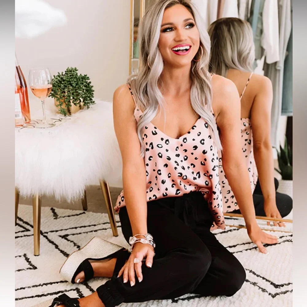 Pink gold Animal print blouse 💛 - Picture 14 of 15